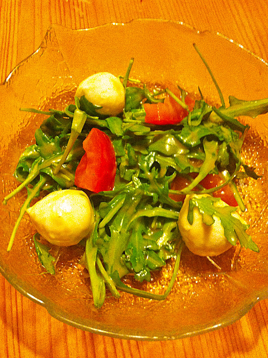 Leichter Rucola Tomaten Feta Salat Mit Balsamico Dressing Von