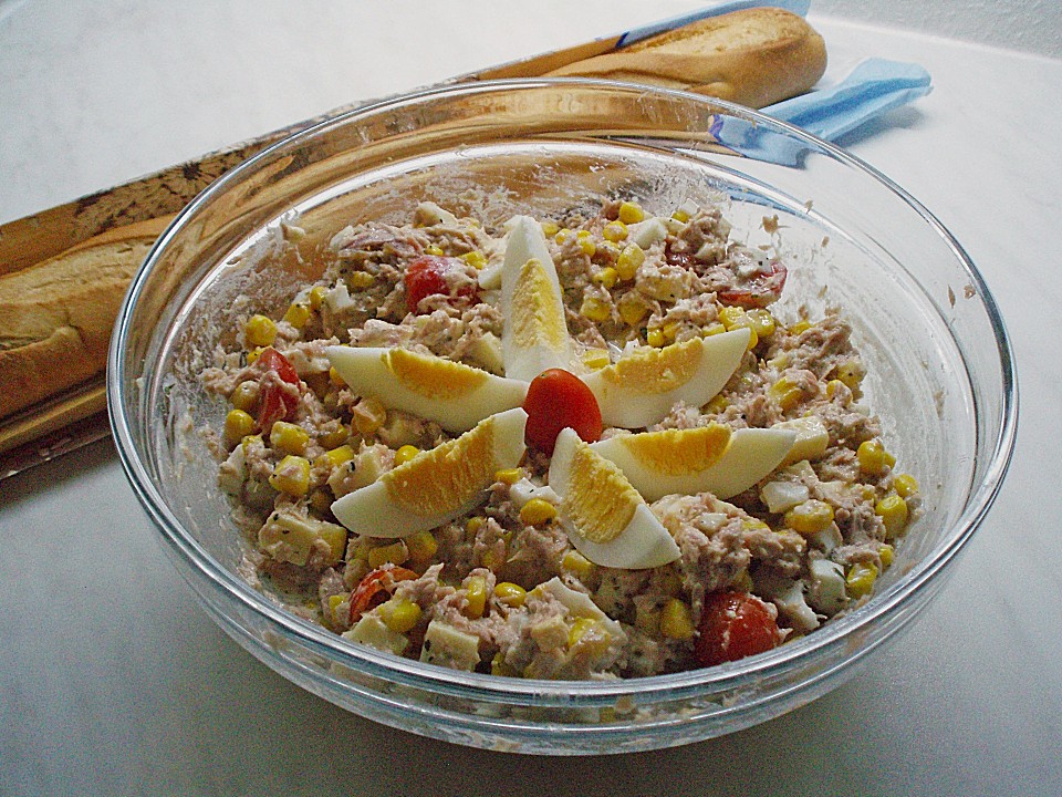 Thunfischsalat mit Mais, Tomaten und Ei (Rezept mit Bild) | Chefkoch.de