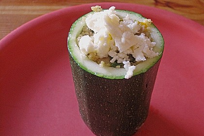 Gef&uuml;llte Zucchini mit H&auml;hnchen und Feta - K&auml;se