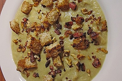 Rosenkohlsuppe mit Speck - Cro&ucirc;tons 2
