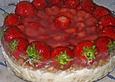 Joghurtsahnetorte mit Erdbeeren