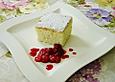 Limettenkuchen mit Himbeersauce