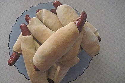 Wienerle im Brötchenteig 12