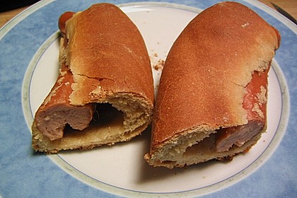 Wienerle im Brötchenteig 10