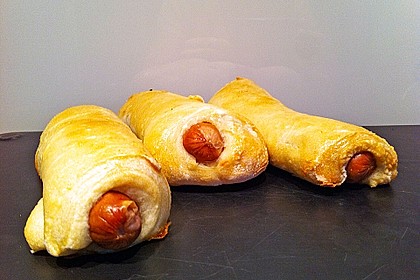 Wienerle im Brötchenteig 4