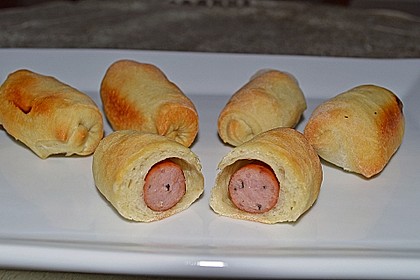 Wienerle im Brötchenteig 1