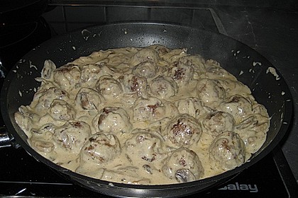 K&ouml;ttbullar mit Champignon-Rahmsauce 3