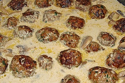 K&ouml;ttbullar mit Champignon-Rahmsauce 11