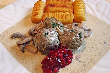 K&ouml;ttbullar mit Champignon-Rahmsauce 12
