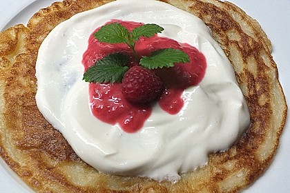 Buttermilchplinsen auf Wei&szlig; - Rot 5
