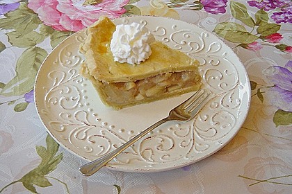 Apple - Birnen Pie mit einer M&uuml;rbeteigdecke