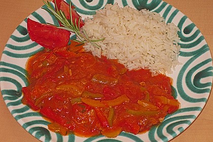 Putenschnitzel in pikanter Sauce