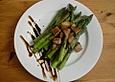 Balsamico - Spargel mit Cro&ucirc;tons