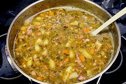 Erbseneintopf mit Eisbein und Kasseler