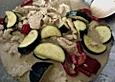 H&auml;hnchen mit Zucchini und  Paprika in Erdnuss - Kokos - Sauce