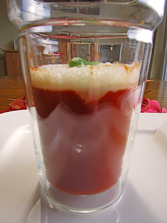 Tomatensuppe 'Caprese im Glas' (Rezept mit Bild) von