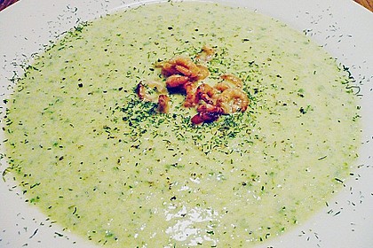 Gurken - Dill Suppe mit Garnelen