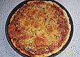 Pizza mit Sardellen und Thunfisch
