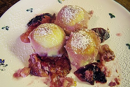 Gebackene Zwetschkenkn&ouml;del