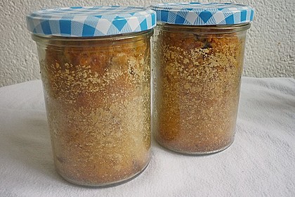 Mandel - Haselnusskuchen mit Pralinenst&uuml;ckchen 1