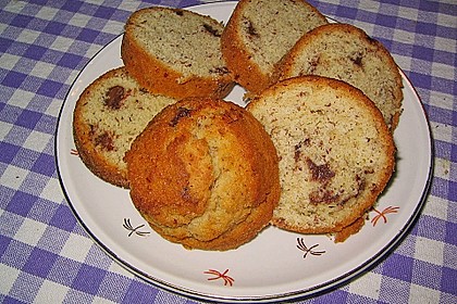 Mandel - Haselnusskuchen mit Pralinenst&uuml;ckchen 4