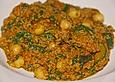 Couscous mit Zucchini, Kichererbsen und Blattspinat
