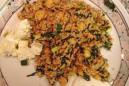 Couscous mit Zucchini, Kichererbsen und Blattspinat 23