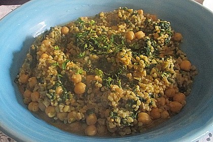 Couscous mit Zucchini, Kichererbsen und Blattspinat 22