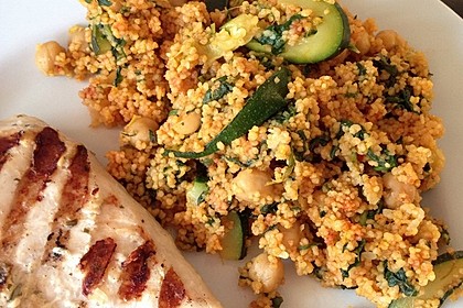 Couscous mit Zucchini, Kichererbsen und Blattspinat 12