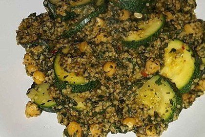 Couscous mit Zucchini, Kichererbsen und Blattspinat 5