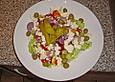 Griechischer Salat mit Gurken und Paprika
