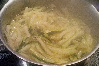 Leichtes Zucchinigem&uuml;se