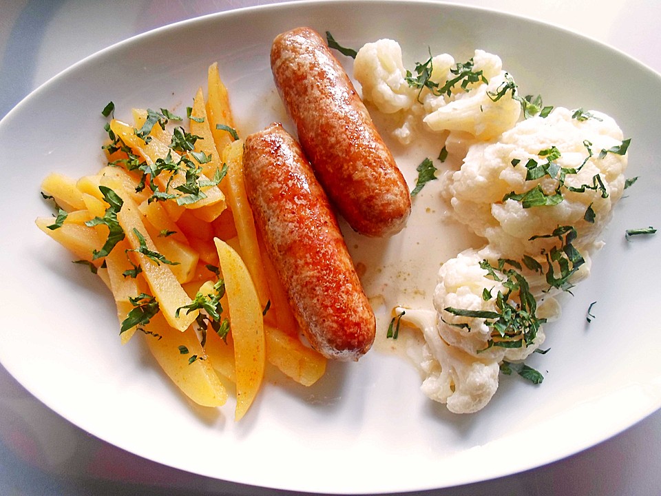 Bratwurst an Zwiebelsauce mit Kartoffelpüree (Rezept mit Bild ...