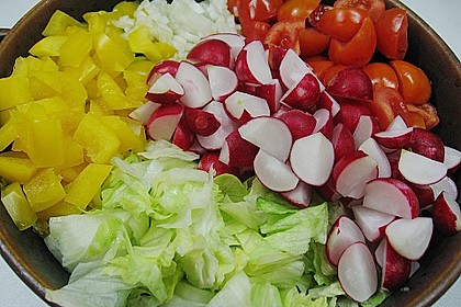 Bunter Salat mit Joghurtdressing 1