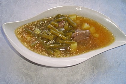 Gr&uuml;ne Bohnensuppe mit Rindfleisch
