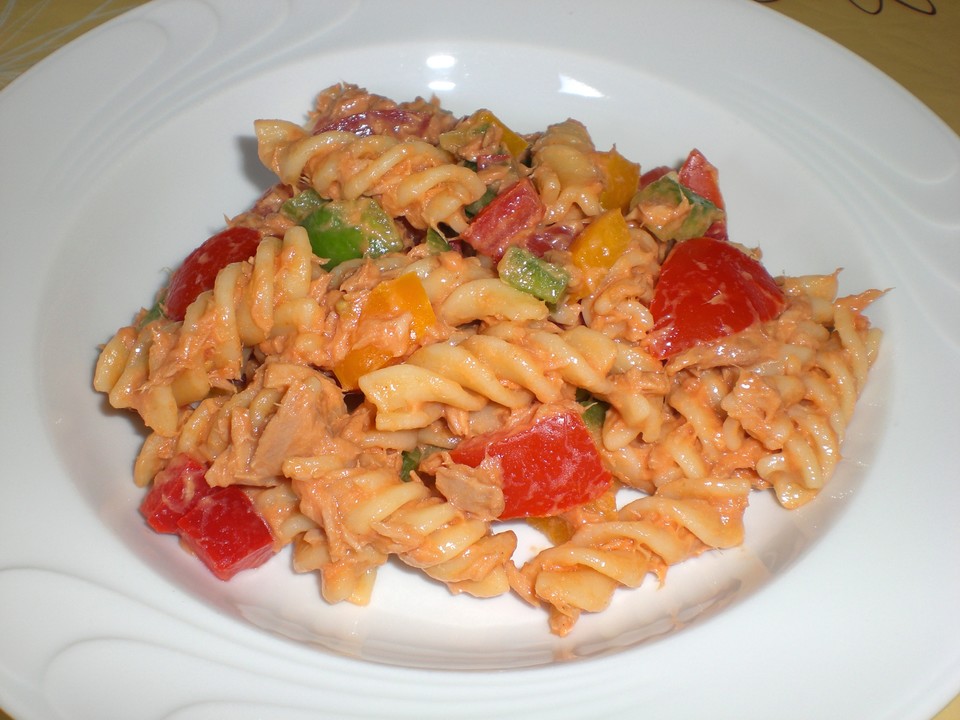 Paprika - Nudel - Salat mit Thunfisch (Rezept mit Bild) | Chefkoch.de