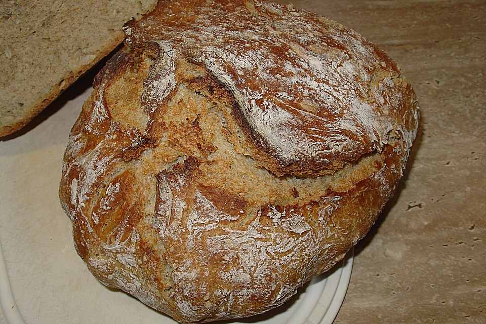 Rustikales Brot im Bräter (Rezept mit Bild) von Meggixx | Chefkoch.de