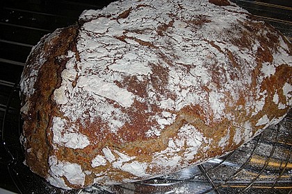 Rustikales Brot im Bräter 78