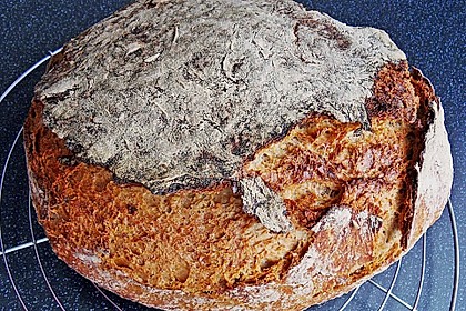 Rustikales Brot im Bräter 77