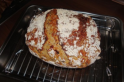 Rustikales Brot im Bräter 94