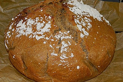 Rustikales Brot im Bräter 14