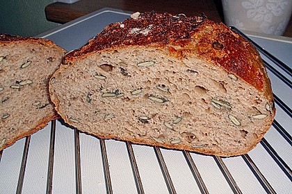 Rustikales Brot im Bräter 29