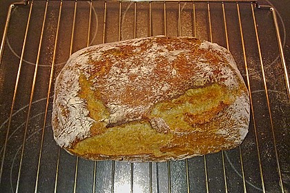Rustikales Brot im Bräter 49