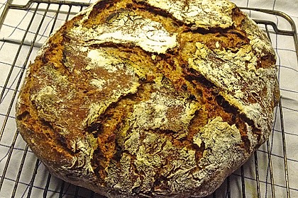 Rustikales Brot im Bräter 10