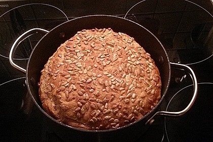 Rustikales Brot im Bräter 111