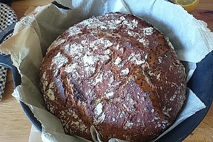 Rustikales Brot im Bräter 26