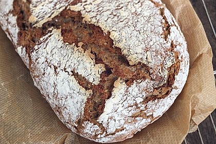 Rustikales Brot im Bräter 85