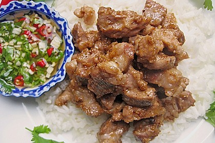 Muh Phad Gratiam Prik Thai