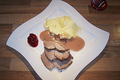 Wildbraten in Rotwein-Preiselbeersauce mit Bandnudeln 3