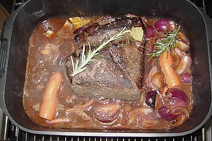 Wildbraten in Rotwein-Preiselbeersauce mit Bandnudeln 4